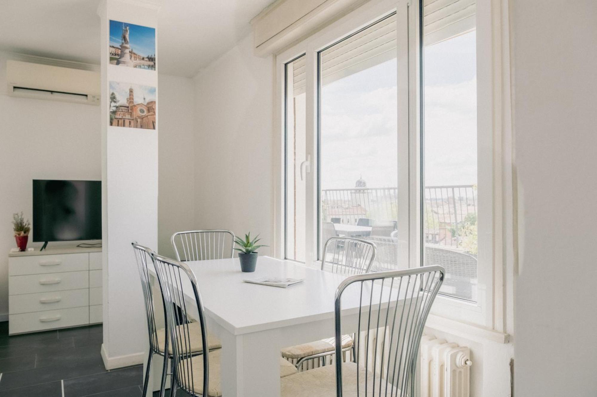 M14 Skyview Center Apartment *